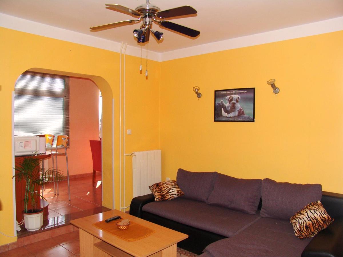 Apartments Bozica คิร์ก ภายนอก รูปภาพ