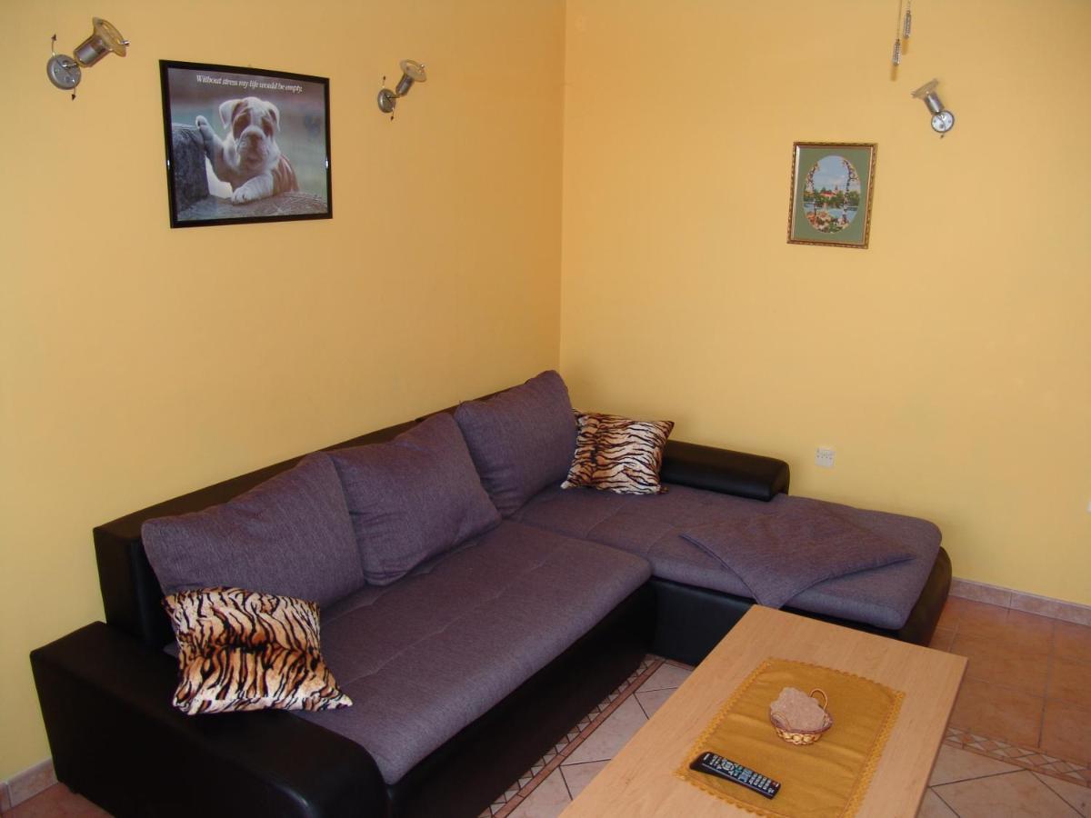 Apartments Bozica คิร์ก ภายนอก รูปภาพ