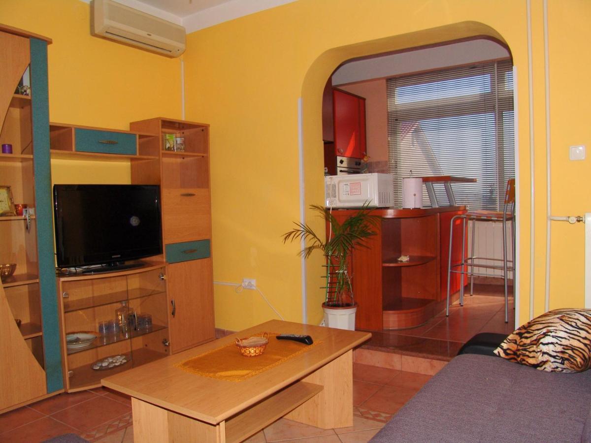 Apartments Bozica คิร์ก ภายนอก รูปภาพ